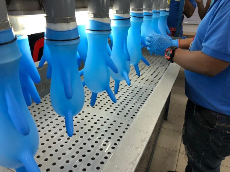 NITRILE GLOVES INSPECTION