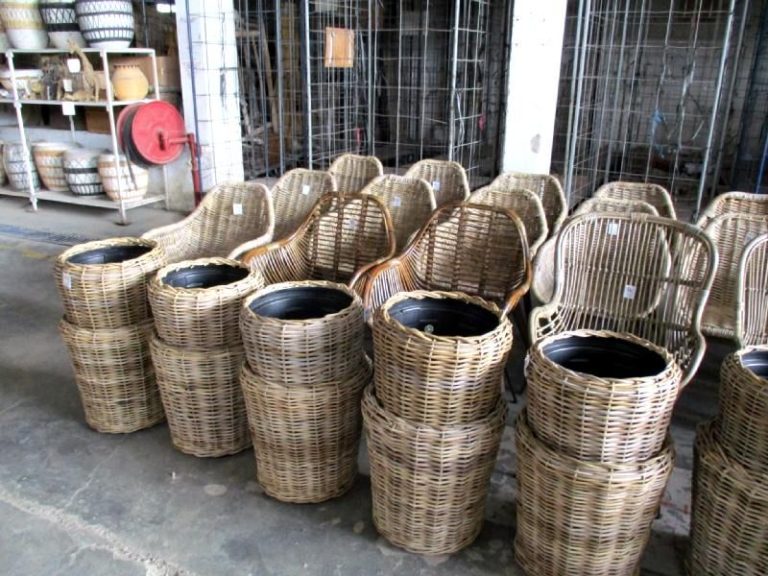 Rattan furniture inspection